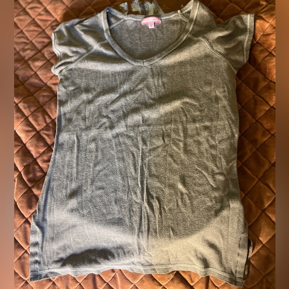 Y2K XL Gray V-Neck